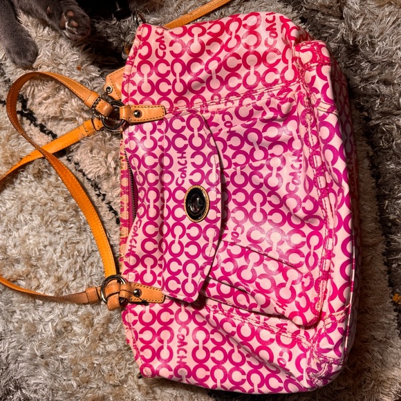 Coach - Picture 8 of 9